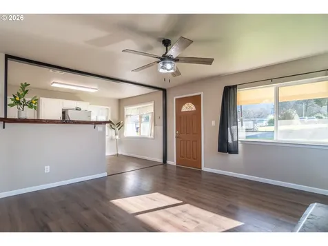 430 SE Carrol Street Winston OR 97496