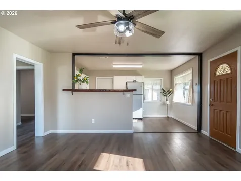 430 SE Carrol Street Winston OR 97496