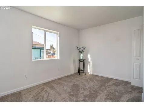 430 SE Carrol Street Winston OR 97496