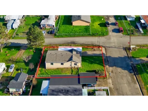 430 SE Carrol Street Winston OR 97496