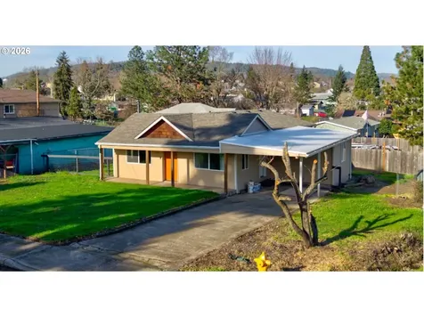 430 SE Carrol Street Winston OR 97496