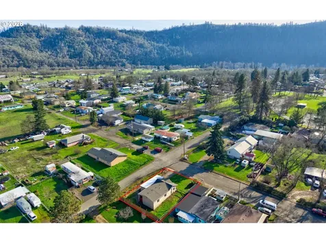 430 SE Carrol Street Winston OR 97496