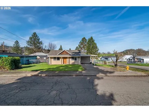 430 SE Carrol Street Winston OR 97496