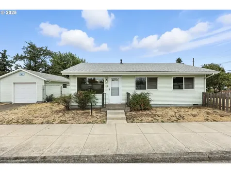 8435 SE Flavel Street Portland OR 97266