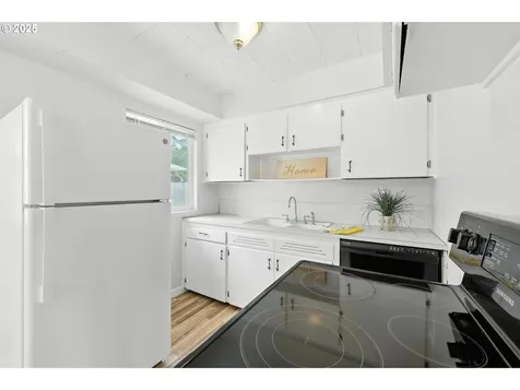 8435 SE Flavel Street Portland OR 97266