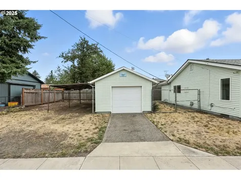 8435 SE Flavel Street Portland OR 97266