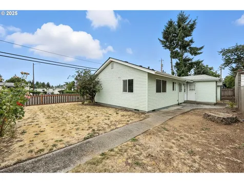 8435 SE Flavel Street Portland OR 97266