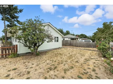 8435 SE Flavel Street Portland OR 97266