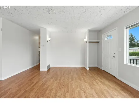 8435 SE Flavel Street Portland OR 97266