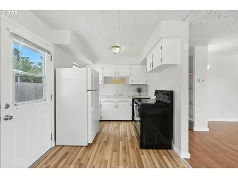 8435 SE Flavel Street Portland OR 97266