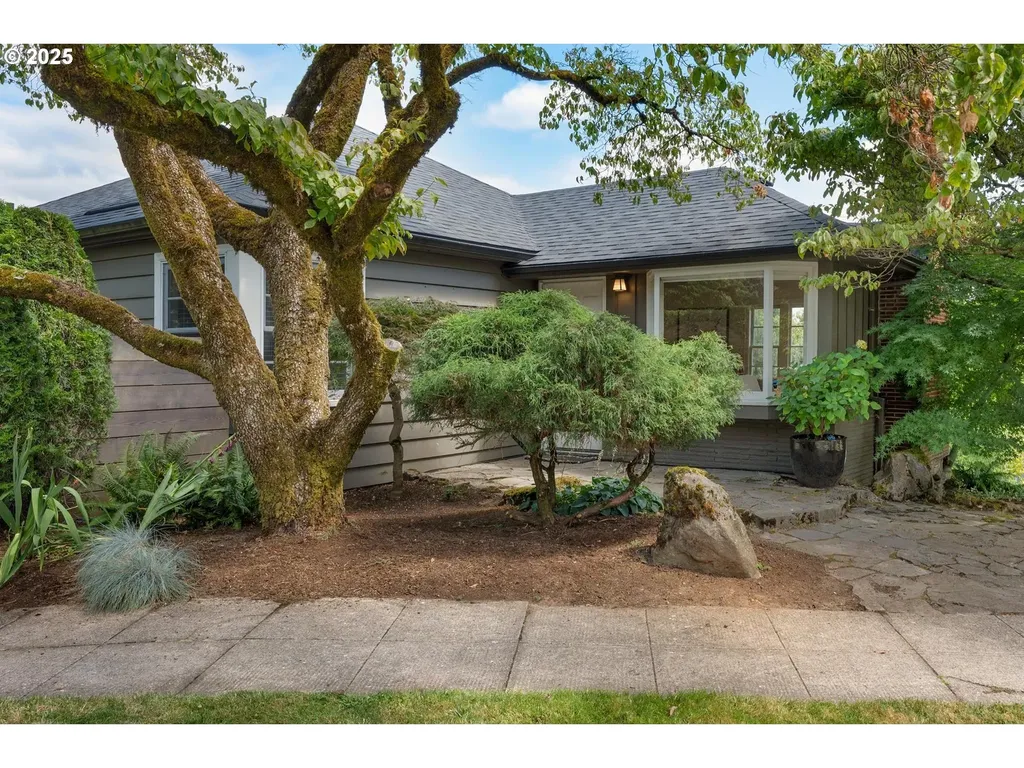 8007 SW Burlingame Avenue Portland OR 97219