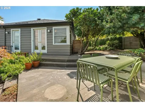 8007 SW Burlingame Avenue Portland OR 97219