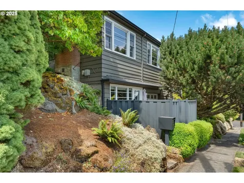 8007 SW Burlingame Avenue Portland OR 97219