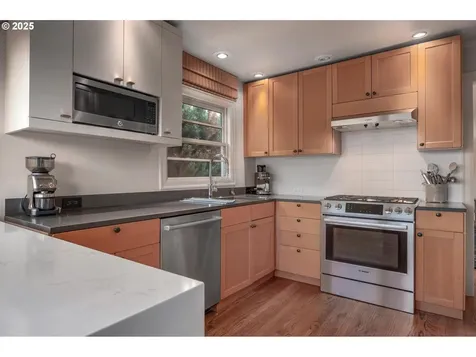 8007 SW Burlingame Avenue Portland OR 97219