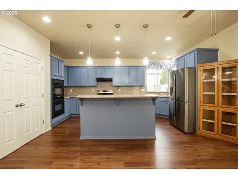 22 Almond Way Creswell OR 97426