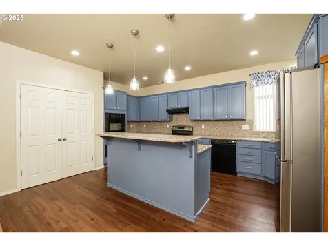 22 Almond Way Creswell OR 97426