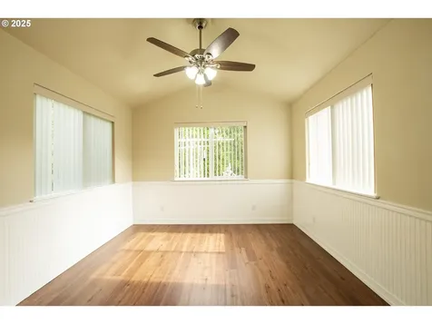 22 Almond Way Creswell OR 97426