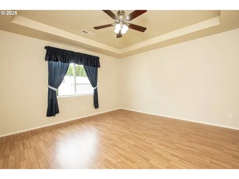 22 Almond Way Creswell OR 97426