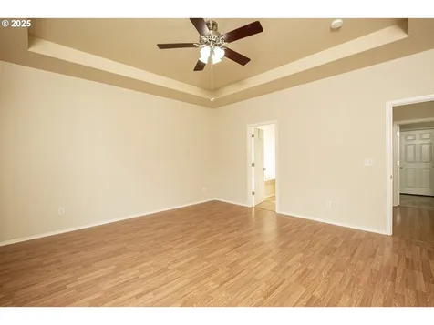 22 Almond Way Creswell OR 97426