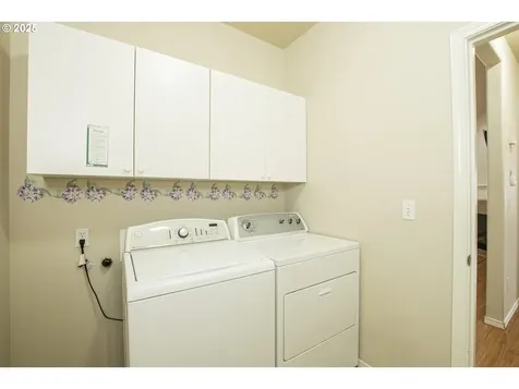 22 Almond Way Creswell OR 97426
