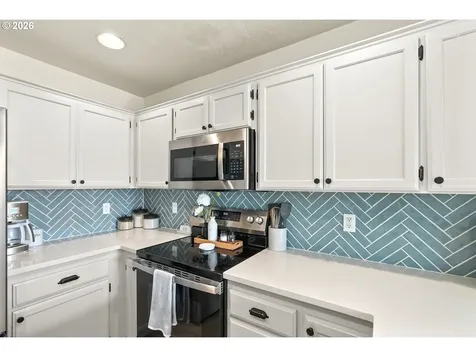 42057 NW Barton Court Banks OR 97106
