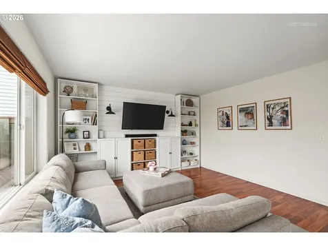 42057 NW Barton Court Banks OR 97106