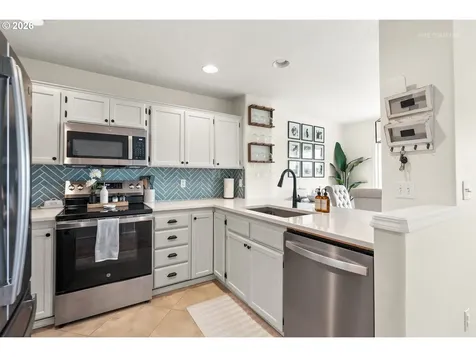 42057 NW Barton Court Banks OR 97106
