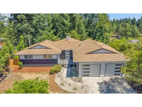 17340 Crownview Drive Gladstone OR 97027