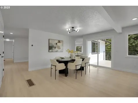 17340 Crownview Drive Gladstone OR 97027