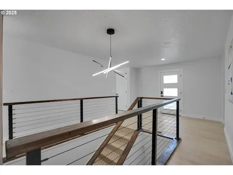 17340 Crownview Drive Gladstone OR 97027