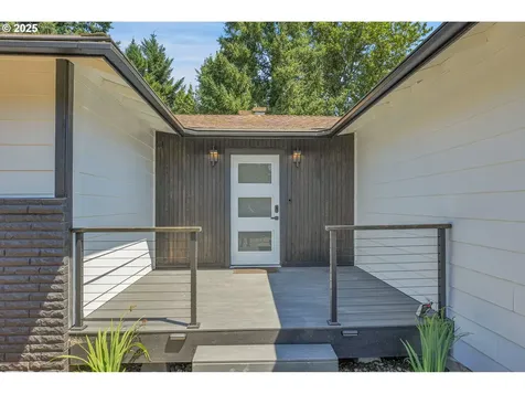 17340 Crownview Drive Gladstone OR 97027