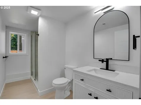 17340 Crownview Drive Gladstone OR 97027