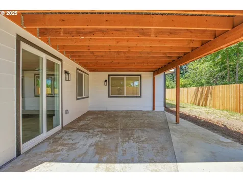 17340 Crownview Drive Gladstone OR 97027