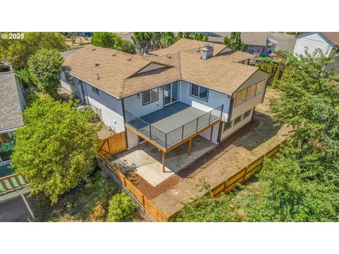 17340 Crownview Drive Gladstone OR 97027