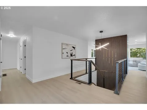 17340 Crownview Drive Gladstone OR 97027
