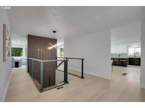 17340 Crownview Drive Gladstone OR 97027