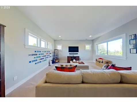 2426 Haskins Road West Linn OR 97068