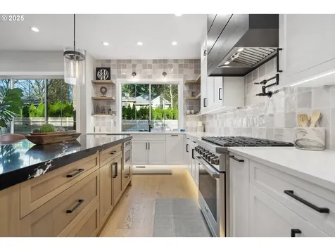 15868 Parker Road Lake Oswego OR 97035
