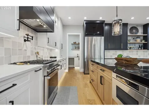 15868 Parker Road Lake Oswego OR 97035