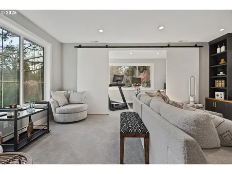 15868 Parker Road Lake Oswego OR 97035