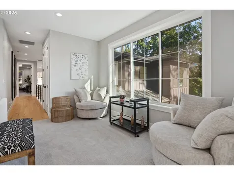 15868 Parker Road Lake Oswego OR 97035