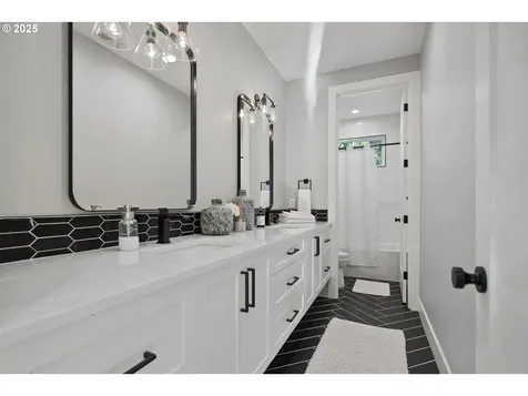 15868 Parker Road Lake Oswego OR 97035