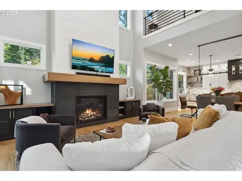 15868 Parker Road Lake Oswego OR 97035