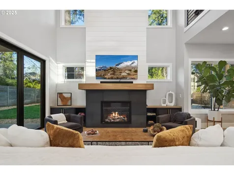 15868 Parker Road Lake Oswego OR 97035