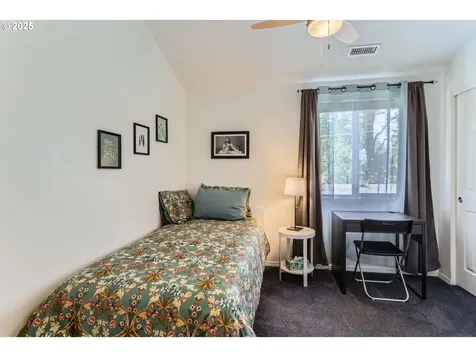 6630 N Seneca Street Portland OR 97203