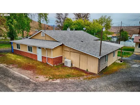 616 Mill Street Maupin OR 97037