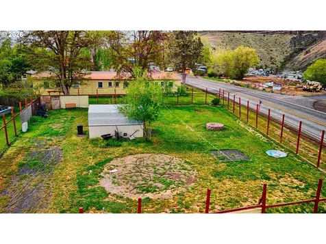 616 Mill Street Maupin OR 97037