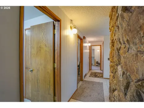 15614 NW 11th Avenue Vancouver WA 98685