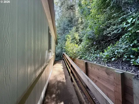 665 Village Pines Drive Coos Bay OR 97420