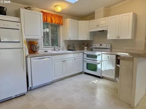 665 Village Pines Drive Coos Bay OR 97420